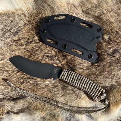 Wolfhound Skinning Knife with Paracord